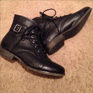 ❌SOLD❌Madden Girl Black Leather Combat Ankle Boots